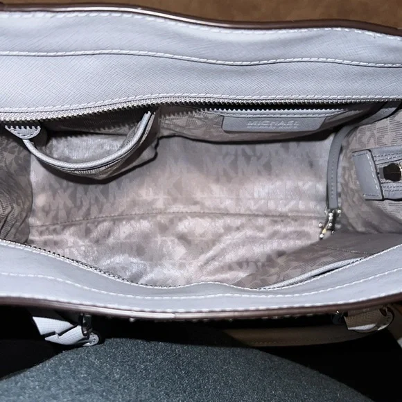 Michael Kors Dillon Large Saffiano Leather Satchel - Picture 2 of 12